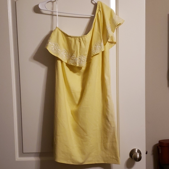 ✨3/10 Sloane Ranger Yellow One Shoulder Dress - Picture 2 of 9
